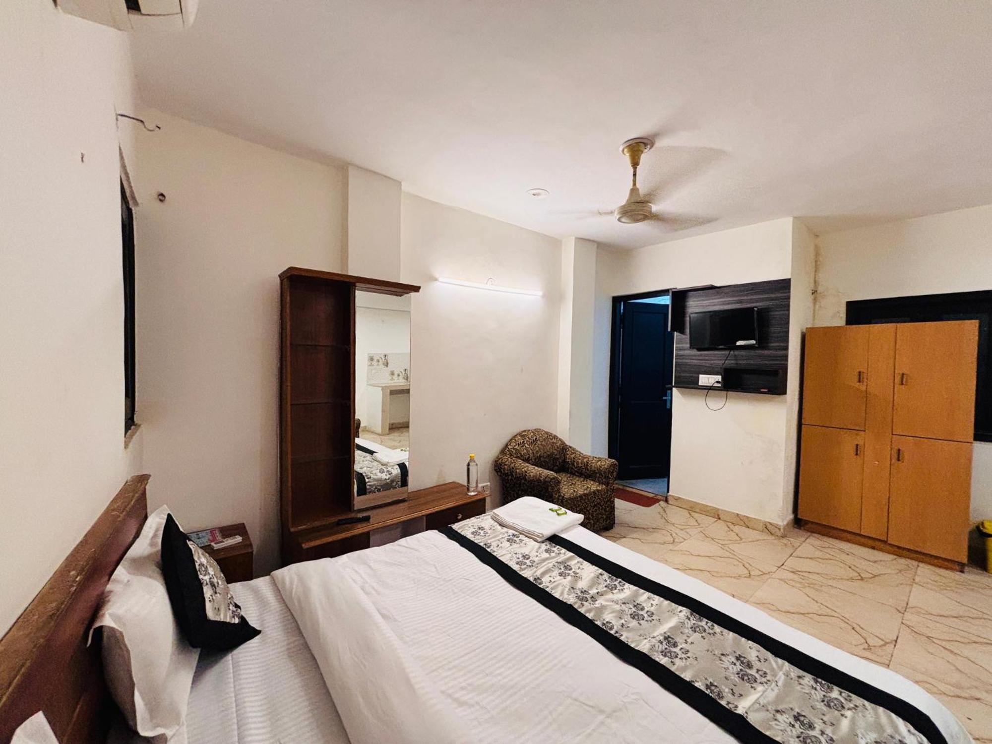 Hauz Khas Villa Neu-Delhi Exterior foto