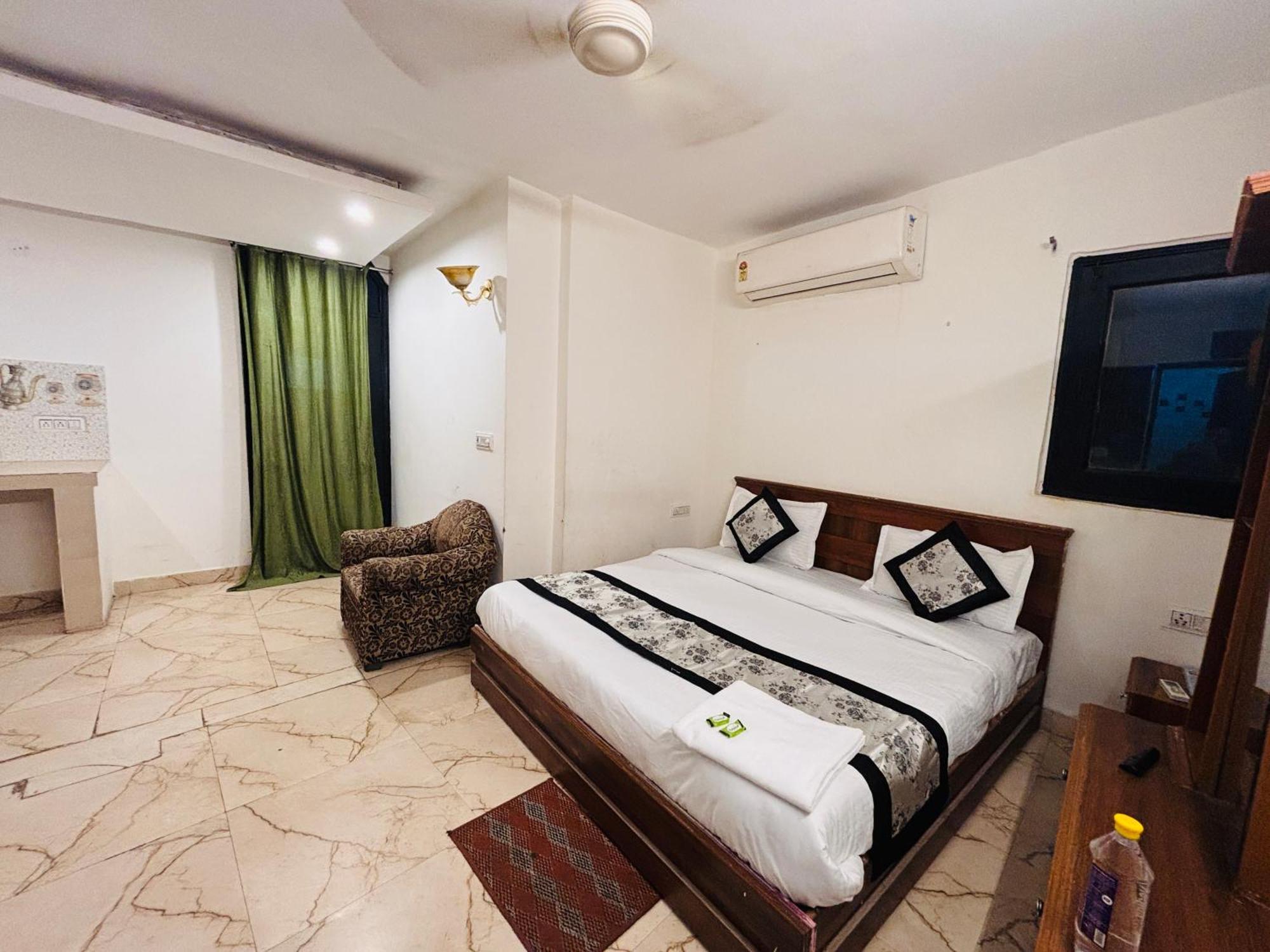 Hauz Khas Villa Neu-Delhi Exterior foto